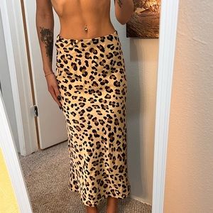 Forever 21 cheetah print midi skirt